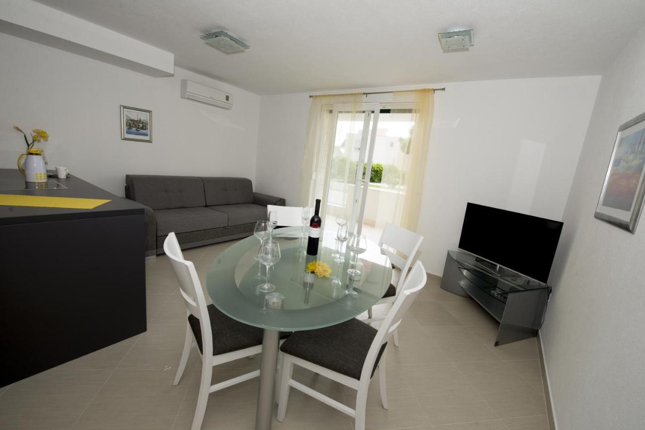 Apartment By The Sea Promajna, Makarska - 17160