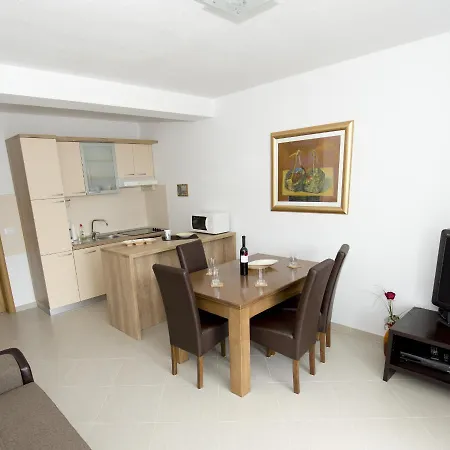 Apartments By The Sea Promajna, Makarska - 17160 Exterior photo
