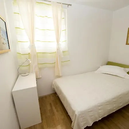 Apartments By The Sea Promajna, Makarska - 17160 Exterior photo