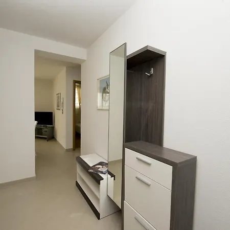 Apartments By The Sea Promajna, Makarska - 17160 Exterior photo