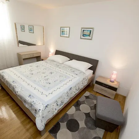Apartments By The Sea Promajna, Makarska - 17160 Exterior photo