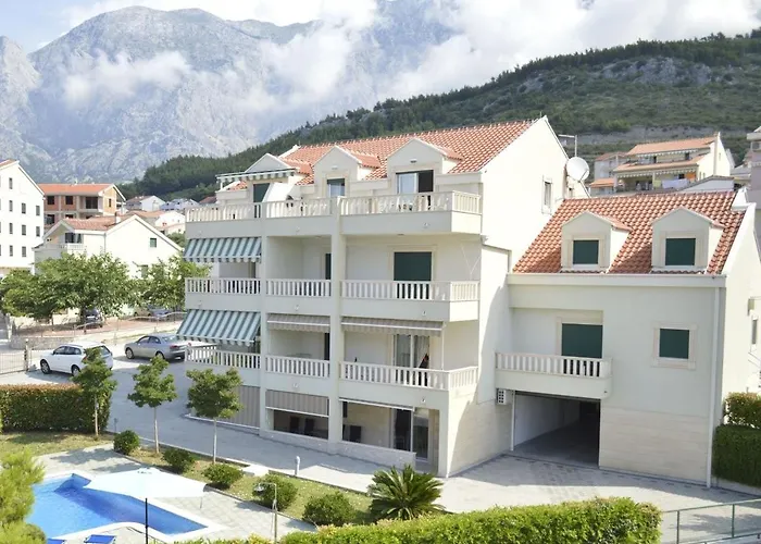 Apartments By The Sea Promajna, Makarska - 17160